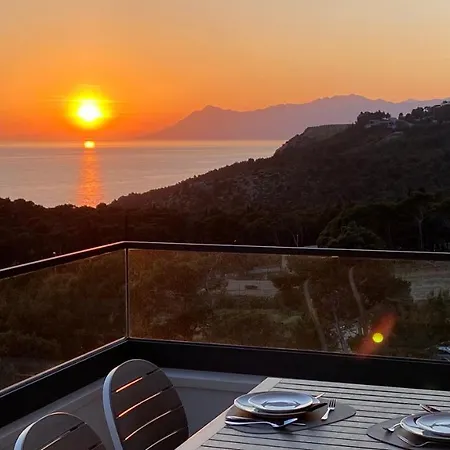 Makazura Sunset Апартаменти *